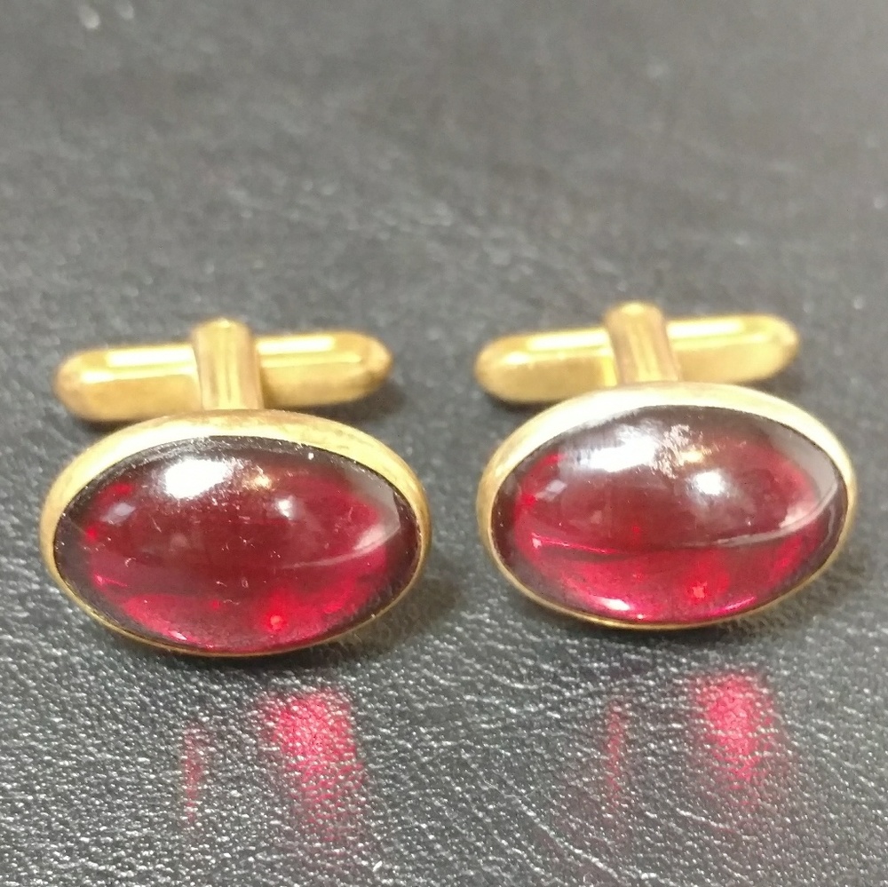 HP! Vintage Hickok ruby red lucite cuff links